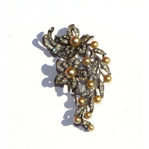 495 - A quantity of vintage Trifari costume jewellery including angel fish and horse head brooches togethe... 