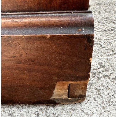 1009 - A Victorian mahogany open bookcase, on a plinth base, 124cm wide.