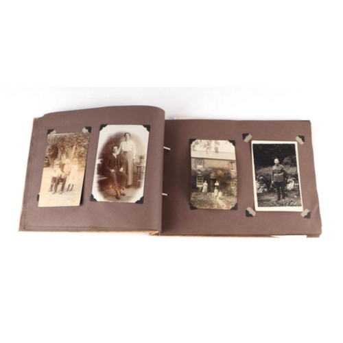 22 - A quantity of assorted early 20th century photograph albums containing various black & white ima... 