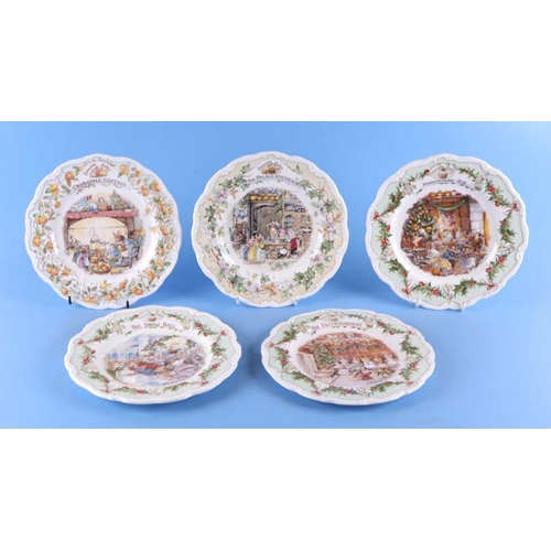 330 - A quantity of Royal Doulton Brambly Hedge Gift Collection Collectors plates to include 1996 and 1999... 