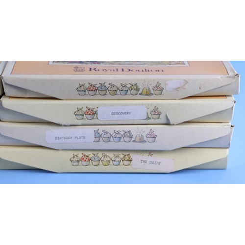 330 - A quantity of Royal Doulton Brambly Hedge Gift Collection Collectors plates to include 1996 and 1999... 