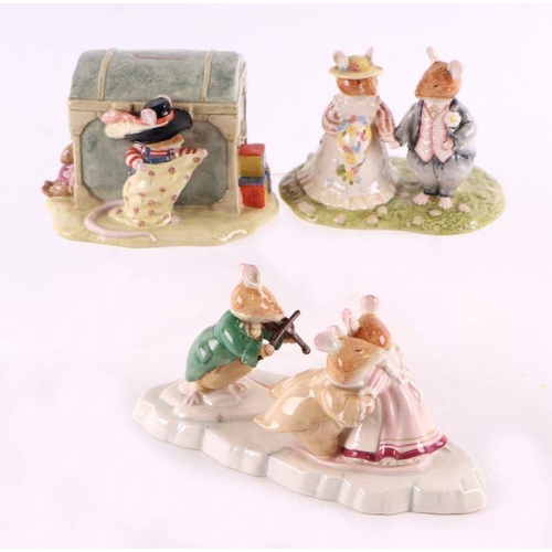 333 - A group of Royal Doulton Brambly Hedge figures to include Where are the Trousers; Mrs Toadflax Decor... 