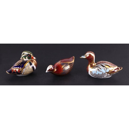 418 - A group of Royal Crown Derby paperweights, Carolina Duck; Collectors Guild Duck; Mallard; Mandarin; ... 