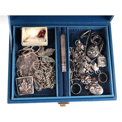 654 - A quantity of silver and white metal jewellery to include a pietra dura brooch; an enamel seagull br... 