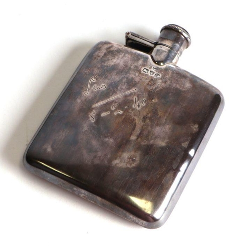 661 - A silver hunting spirit flask with hinged screw down lid, engraved 8.2.40, Chester 1939, 144g.