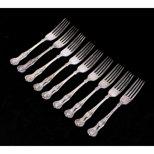 680 - An Edwardian Queens pattern silver table service comprising ten silver handled dinner knives, ten si... 