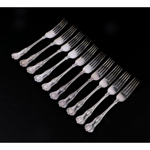 680 - An Edwardian Queens pattern silver table service comprising ten silver handled dinner knives, ten si... 