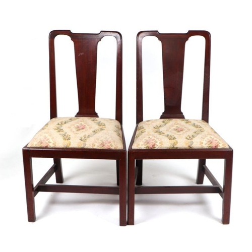 969 - A set of late 19th century Queen Ann style mahogany dining chairs with vase shaped back splats, drop... 