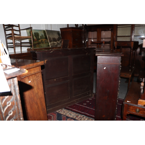 1007 - A pair of Victorian mahogany open bookcases, the frieze and sides decorated with applied carved oak ... 