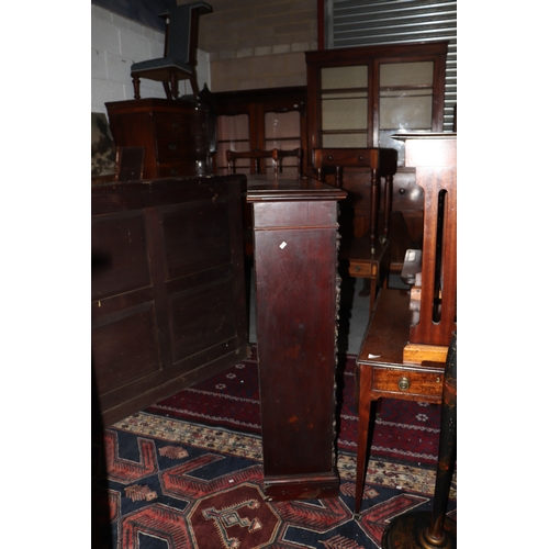 1007 - A pair of Victorian mahogany open bookcases, the frieze and sides decorated with applied carved oak ... 