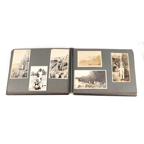 46 - A quantity of assorted early 20th century photograph albums containing various black & white images ... 