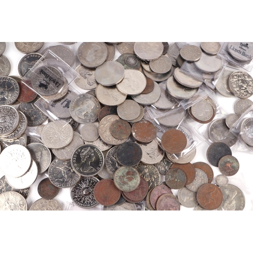 586 - Assorted GB coinage including; crowns, half crowns and shillings.