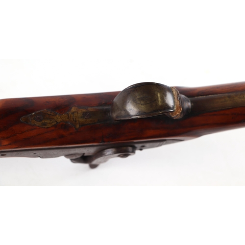 85 - A percussion sporting gun with oak stock, 157cm long.