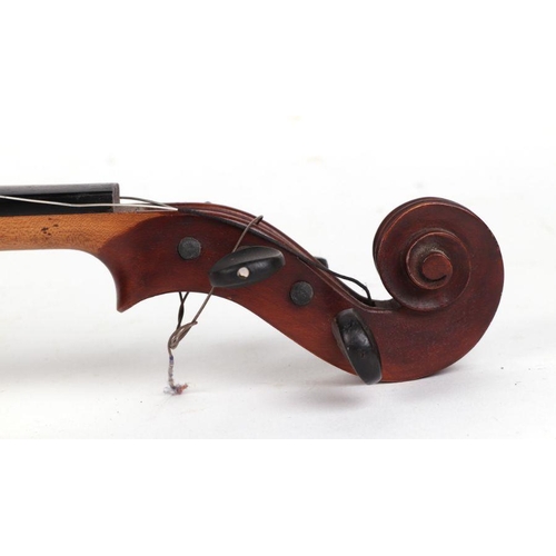 323 - A violin with 14