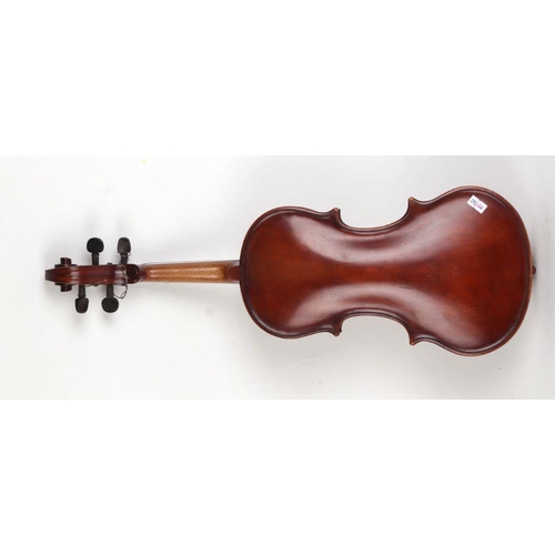 323 - A violin with 14