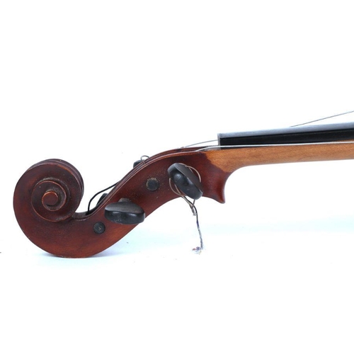 323 - A violin with 14