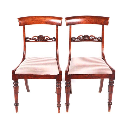 865 - A set of six William IV mahogany dining chairs on turned front supports with upholstered seats (6).
