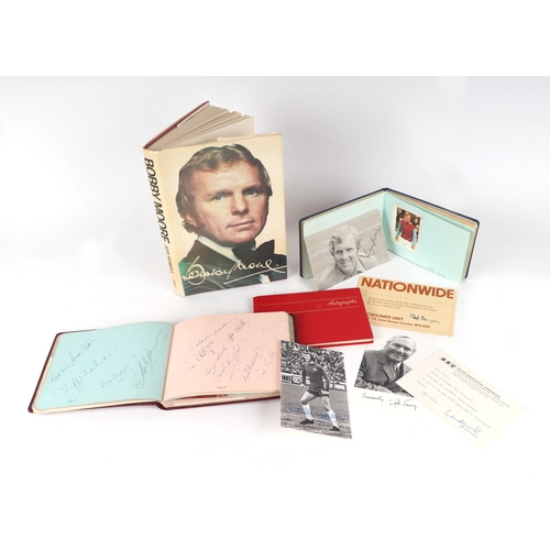 87 - A group of autograph albums to include signatures by Bobby Moore, Barry Sheen, Stan Woods, Barbara W... 