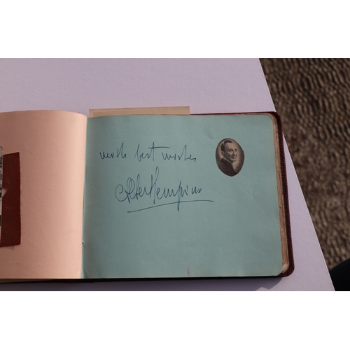87 - A group of autograph albums to include signatures by Bobby Moore, Barry Sheen, Stan Woods, Barbara W... 