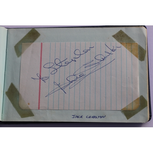 87 - A group of autograph albums to include signatures by Bobby Moore, Barry Sheen, Stan Woods, Barbara W... 