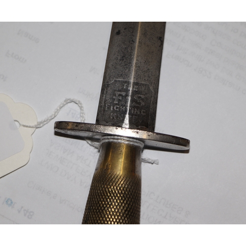 104 - A WWII Fairbairn Sykes fighting knife, the steel blade signed 'F&S Fighting Knife', the reverse sign... 