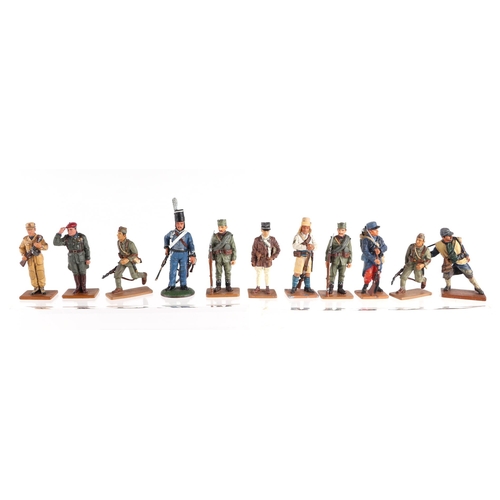 141 - A large quantity of Del Prado painted lead soldiers, six in original packaging,