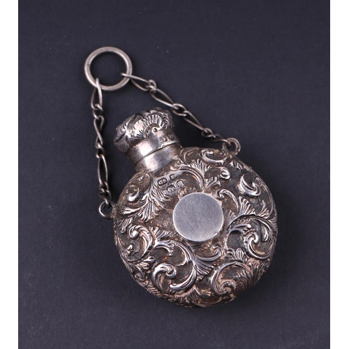 1774 - A Victorian silver chatelaine scent bottle, London 1889 and makers mark for Saunders and Shephard, 4... 