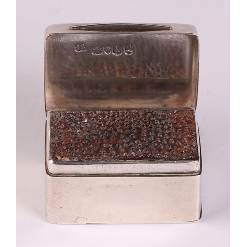 1783 - A George IV silver nutmeg grater. London 1825 and maker's mark for John Reilly, 4.5cms wide.