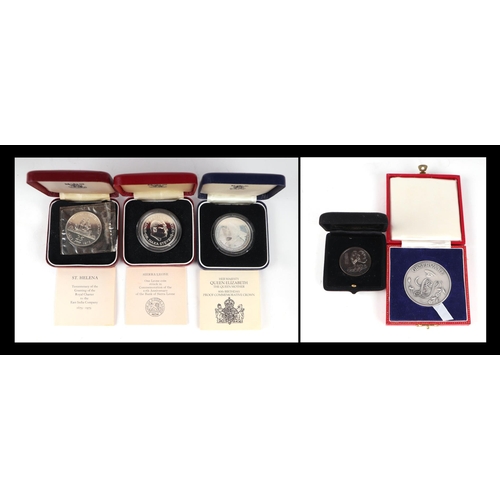 351 - A silver Lunar Society commemorative medallion, boxed; together with four other boxed silver commemo... 