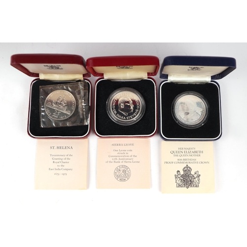 351 - A silver Lunar Society commemorative medallion, boxed; together with four other boxed silver commemo... 