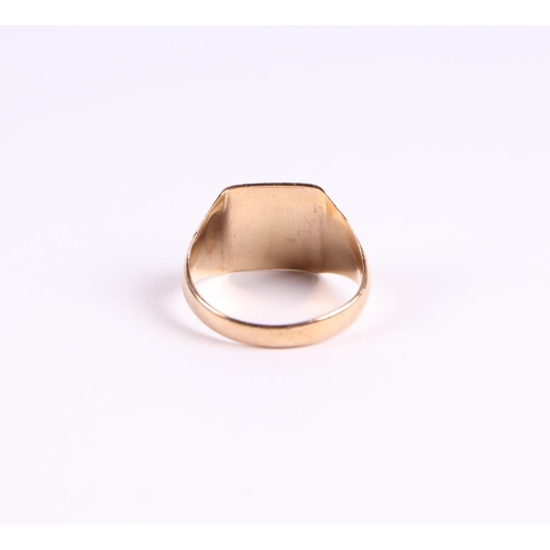 446 - A 9ct gold gentleman's signet ring with oval panel, approx UK size 'T'; together with another simila... 