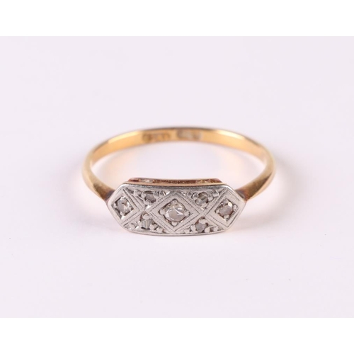 539 - An 18ct gold and platinum diamond set ring, approx UK size N, 2g.