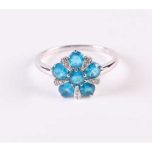 540 - A 9ct white gold daisy cluster ring set with blue apatite and small diamonds, approx UK size Q, 2.6g... 