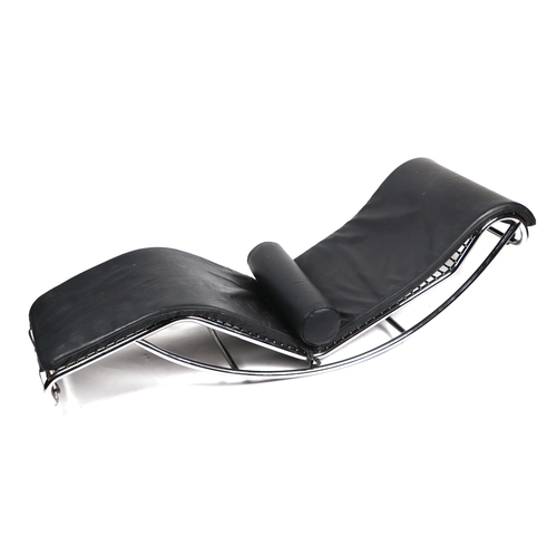 2025 - Le Corbusier style LC4 chaise longue with black leather and chrome base.