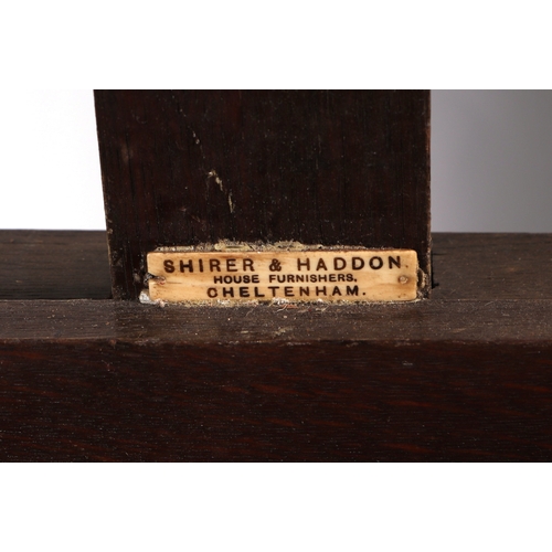 2019 - A late Victorian / Edwardian oak artist studio easel, bears plaque 'Shirer & Haddon Furnishers Chelt... 