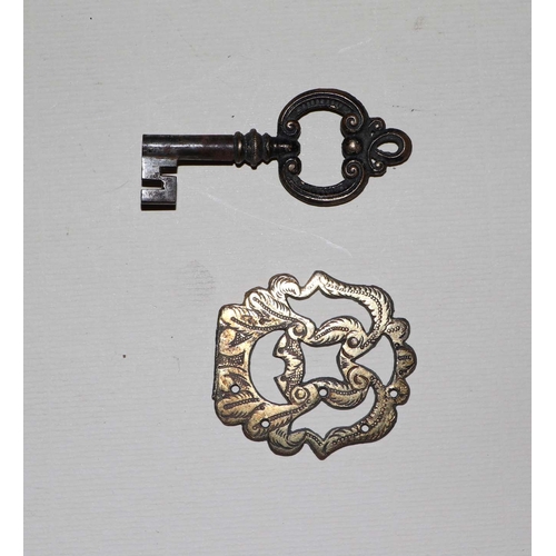 330 - A late 18th / early 19th century engraved brass lock plate with original key and associated hinges; ... 