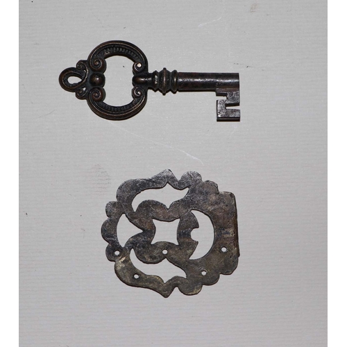 330 - A late 18th / early 19th century engraved brass lock plate with original key and associated hinges; ... 