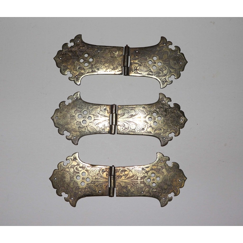 330 - A late 18th / early 19th century engraved brass lock plate with original key and associated hinges; ... 