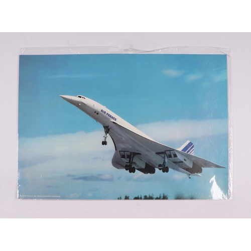 237 - Concord interest:  Assorted ephemera relating to Concorde including magazine articles, coloured prin... 