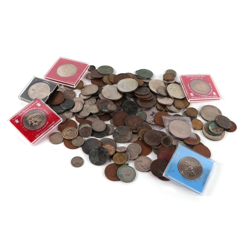 633 - A quantity of assorted GB copper and silver coinage to include commemorative coins.