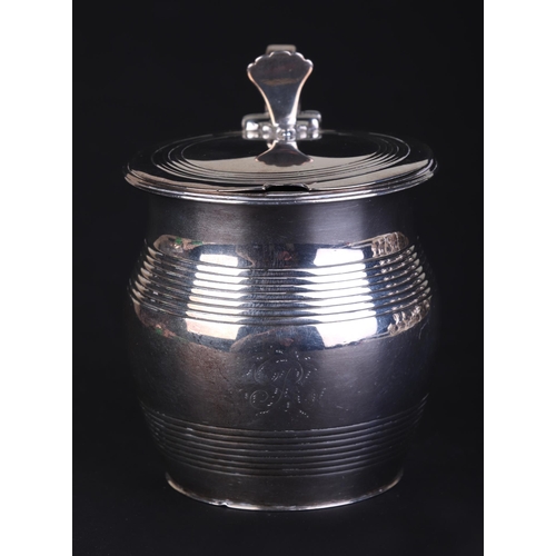 698 - A George III silver mustard pot, London 1811, 9cms high, 140g.