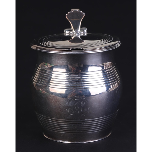 698 - A George III silver mustard pot, London 1811, 9cms high, 140g.