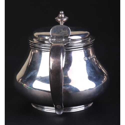 699 - A George III silver mustard pot, London 1817, 7.5cms high, 157g.