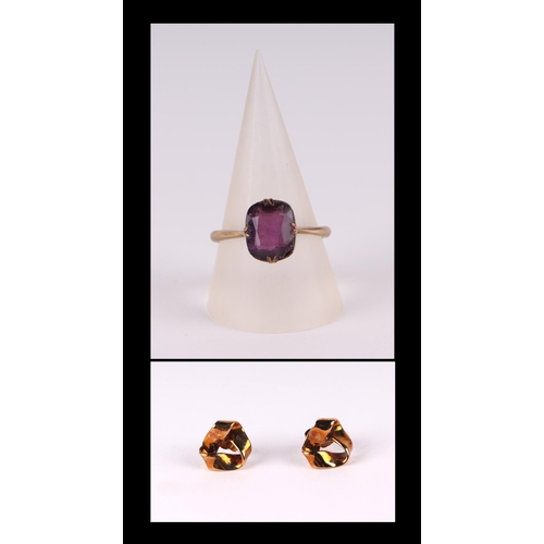 784 - A 9ct gold and amethyst dress ring, approx UK size 'R', 2.1g; together with a pair of 9ct gold stud ... 