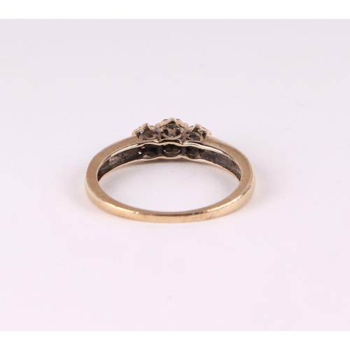 792 - A 9ct gold and diamond ring, approx UK size 'O', 1.7g.