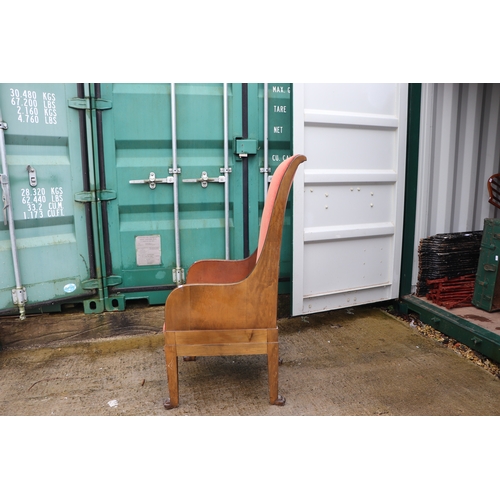 1025 - A pair of walnut high back throne type chairs with lion paw front feet (2).