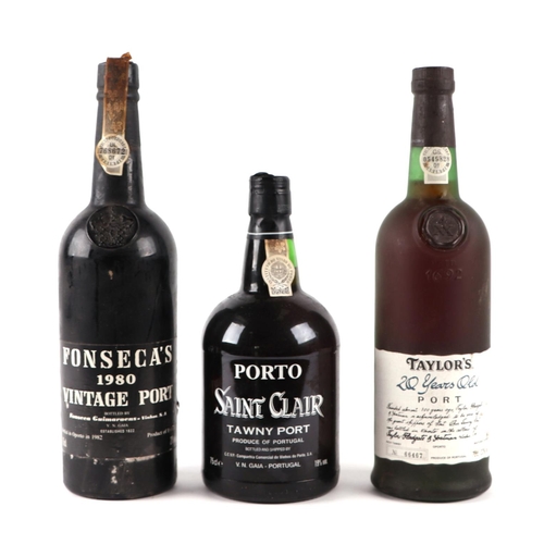 426 - Six bottles of Port to include Porto St Claire, Warre's 1980, Ferreira Porto Brenco and Fonseca's 19... 