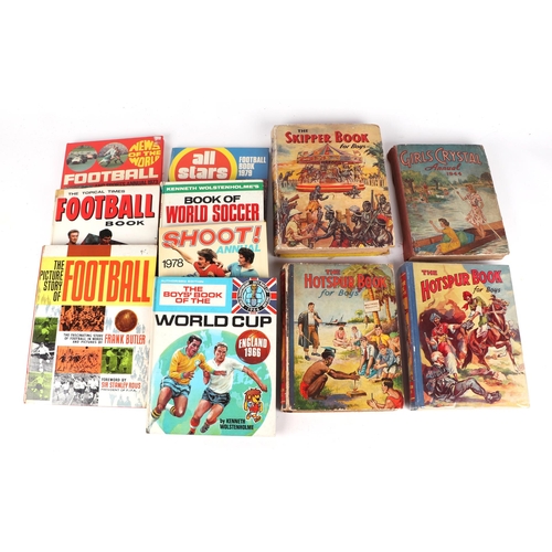 51 - A quantity of assorted pre and post WWII comics and Boys annuals to include The Hotspur Book, The Wi... 