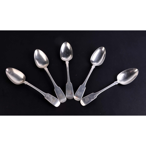 514 - Five Victorian silver tablespoons, Dublin 1839, 357g.