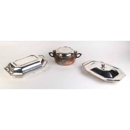 554 - A quantity of assorted silver plated items to include entree dish and cover, the cover with dog mask... 